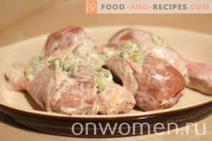 Muslos de pollo marinados en kiwi