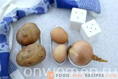 Aardappelen gebakken met uien, knoflook en eieren