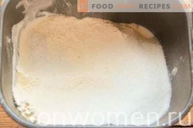 Paascake met rozijnen in broodbakmachine