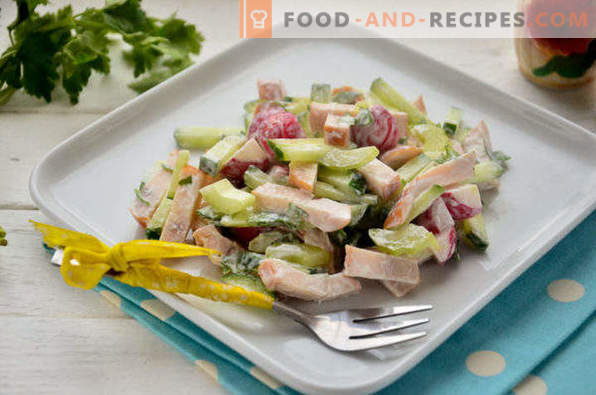 Salad with celery and smoked chicken