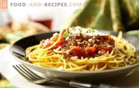 Spaghetti in een multikoker - smakelijk en snel. Spaghetti-opties in een slowcooker met gehakt, kaas, champignons, eieren, tomaten