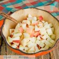 Plantaardige stoofpot met appels voor de winter - ongebruikelijk en zeer smakelijk